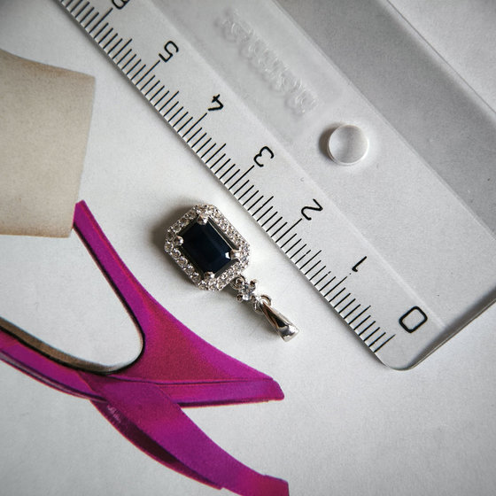Серебряная подвеска с сапфиром 5.58ct, фианитами