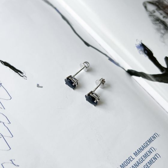 Silver earrings with sapphire 3.192ct