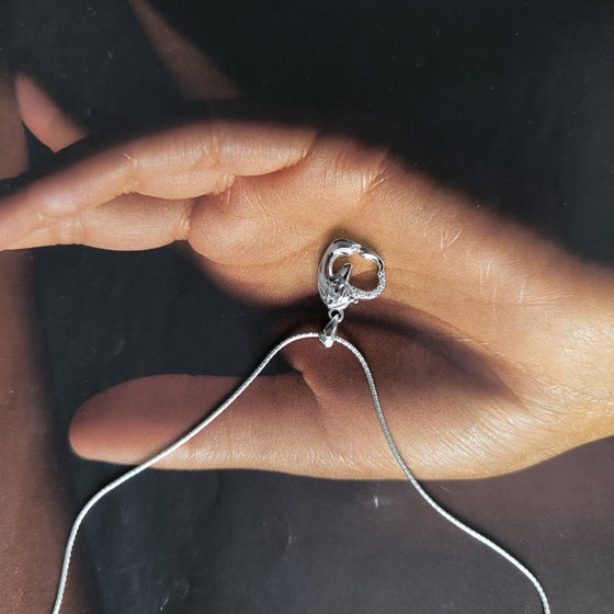 Серебряная подвеска с фианитами