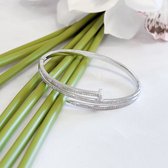 Silver bracelet with phianites