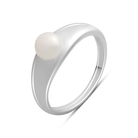 Silver ring with pearls