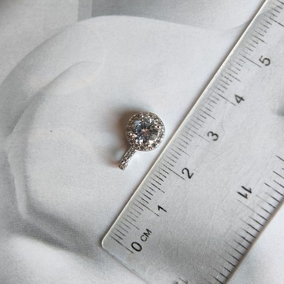 Срібна підвіска з фіанітами