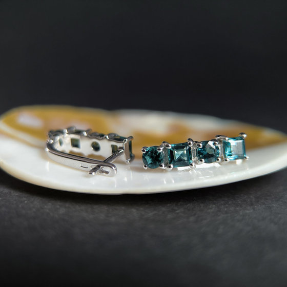 Серебряные серьги с топазом Лондон Блю 1.985ct