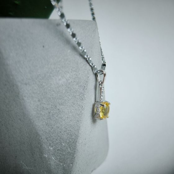 Silver pendant with citrine nano