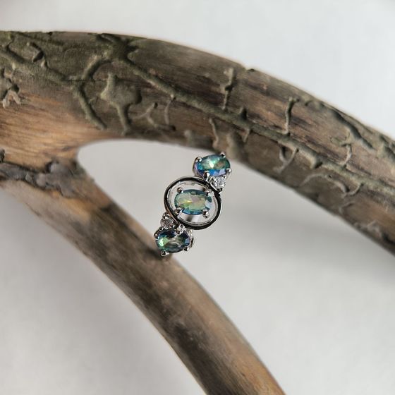 Silver ring with mystic topaz 1.075ct