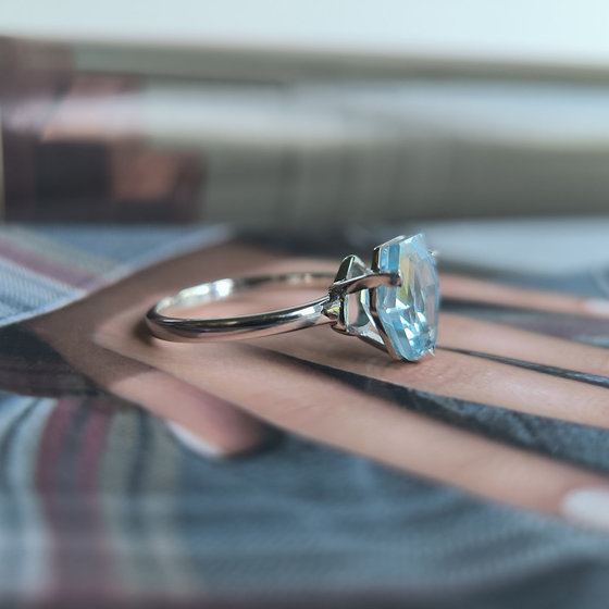 Серебряное кольцо с топазом 5.163ct