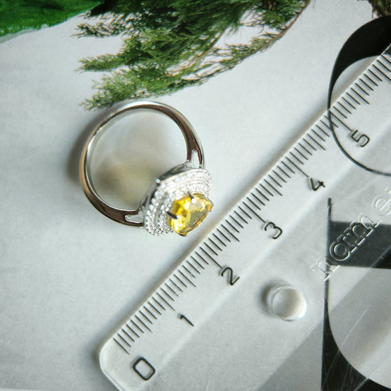 Серебряное кольцо с цитрином nano 2.302ct, фианитами