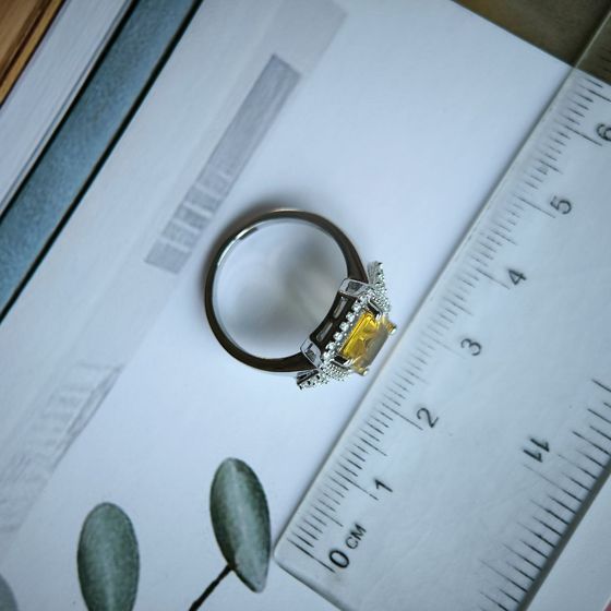 Серебряное кольцо с цитрином nano