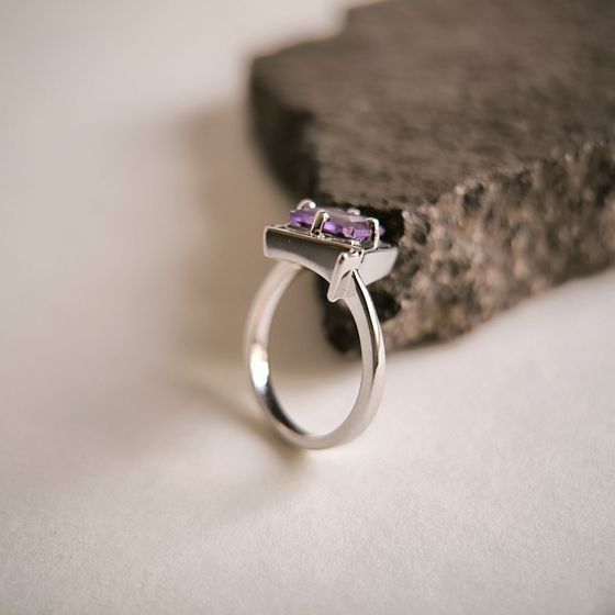 Silver ring with amethyst 1.492ct