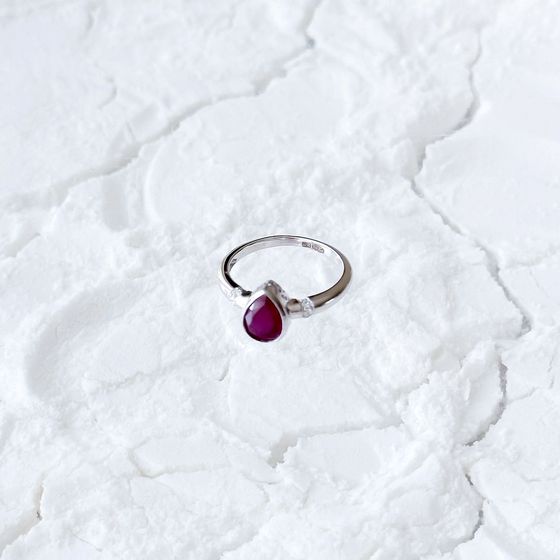 Серебряное кольцо с рубином 1.45ct, фианитами