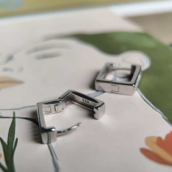 Серебряные серьги с фианитами