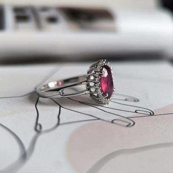 Silver ring with ruby, fianites
