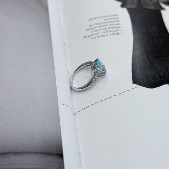 Серебряное кольцо с топазом