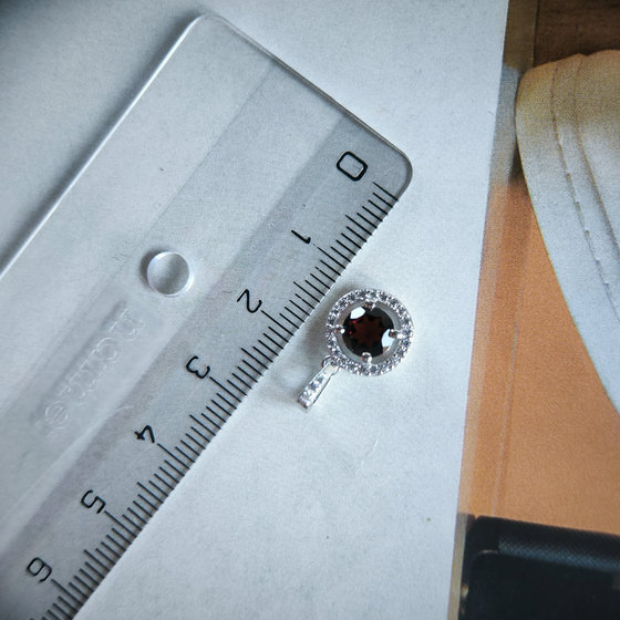 Серебряная подвеска с гранатом 1.233ct