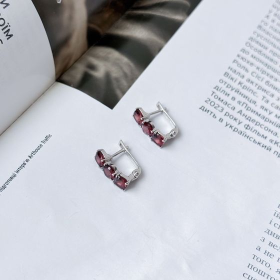 Серебряные серьги с гранатом 3.929ct