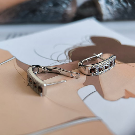 Серебряные серьги с гранатом 1.455ct