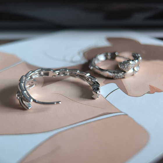 Серебряные серьги с фианитами