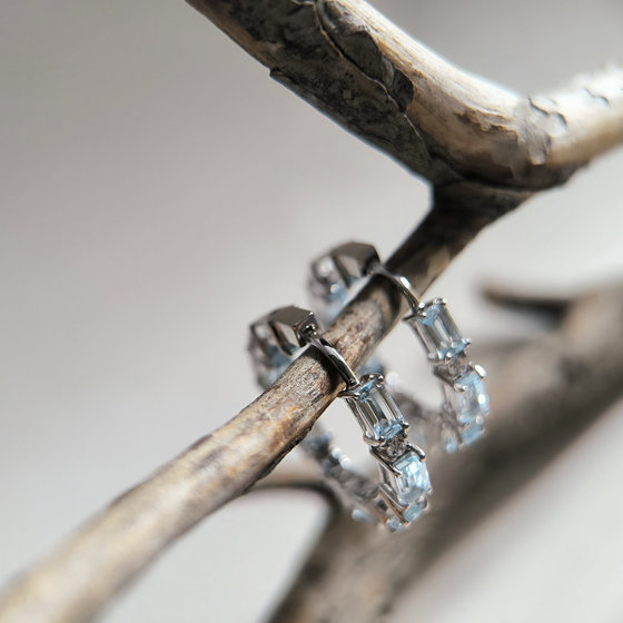 Серебряные серьги с топазом, фианитами