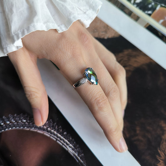 Серебряное кольцо с мистик топазом 3.492ct