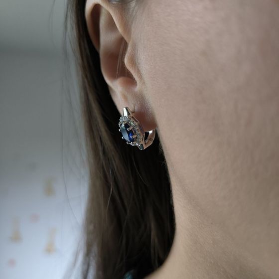 Silver earrings with sapphire nano
