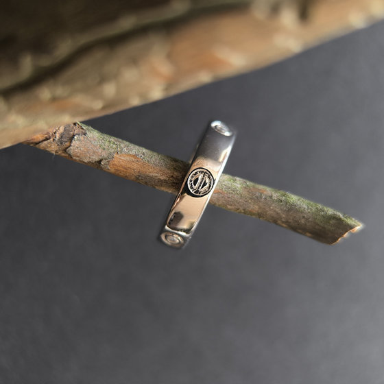 Серебряное кольцо с фианитами