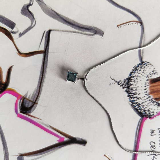 Серебряная подвеска с топазом Лондон Блю 0.675ct