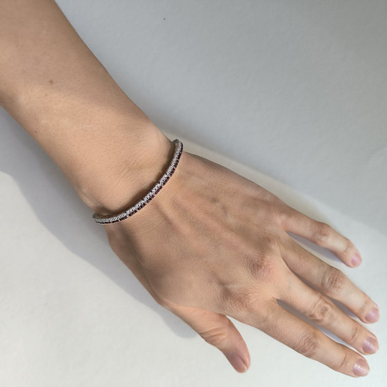 Silver bracelet with 4.35ct garnet