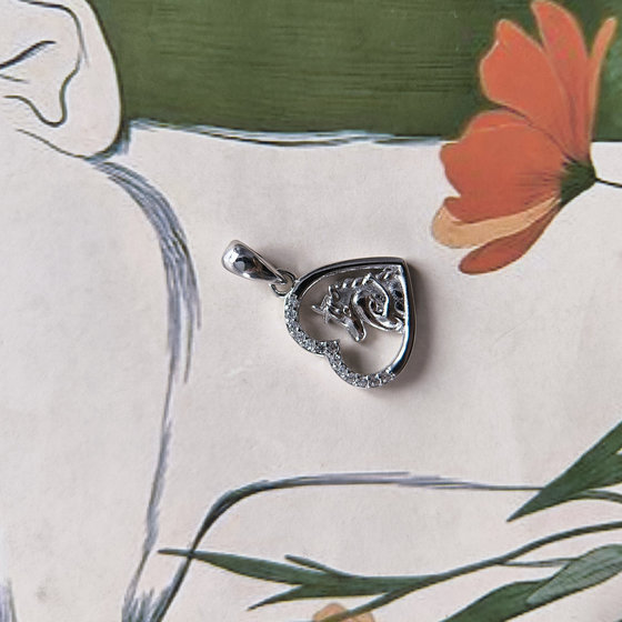 Серебряная подвеска с фианитами