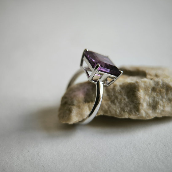 Silver ring with a 6.275-carat alexandrite