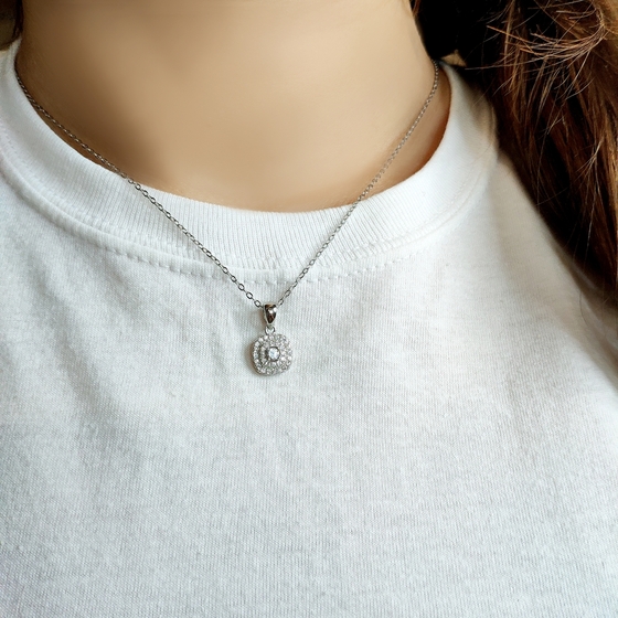 Серебряная подвеска с фианитами