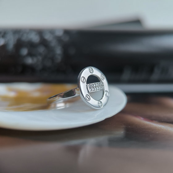 Серебряное кольцо с фианитами 0.14ct