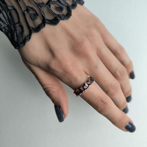 Серебряное кольцо с гранатом 1.85ct