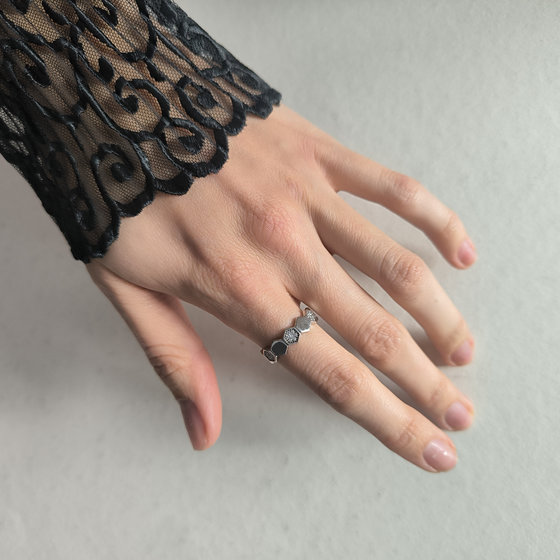 Серебряное кольцо с фианитами