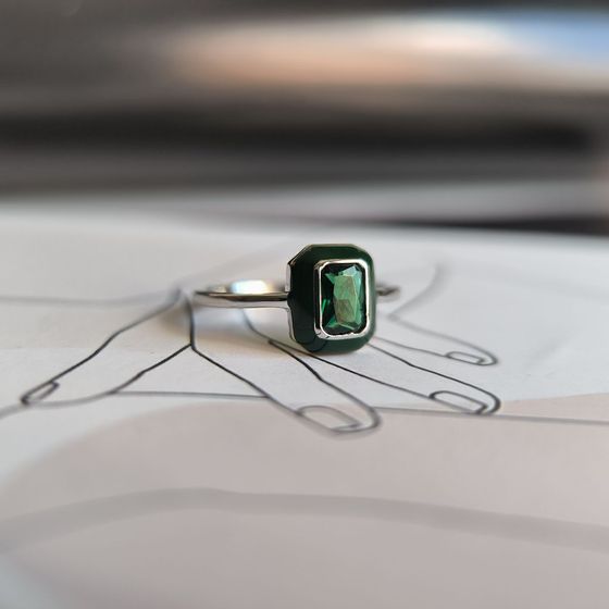 Silver ring with phianites, semallu
