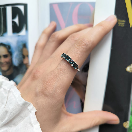 Серебряное кольцо с топазом Лондон Блю 1.283ct