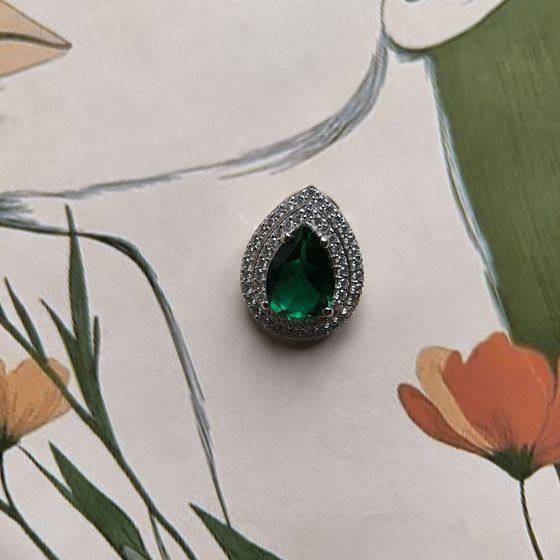 Silver pendant with emerald nano 2.238ct