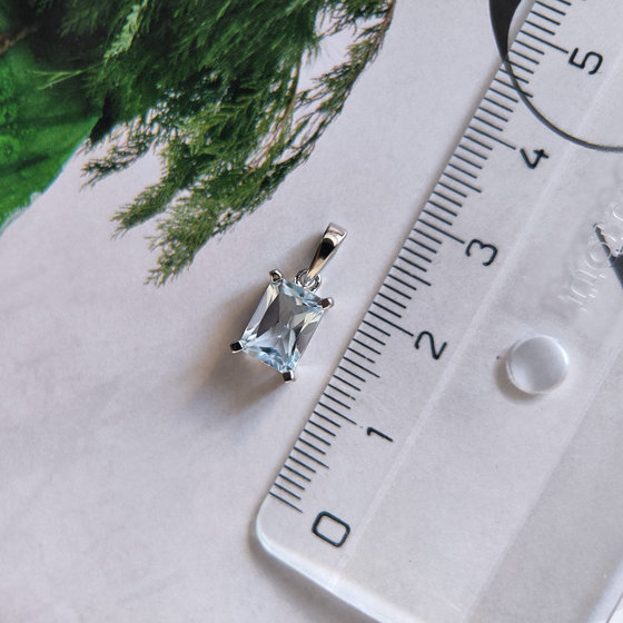 Серебряная подвеска с топазом 1.906ct
