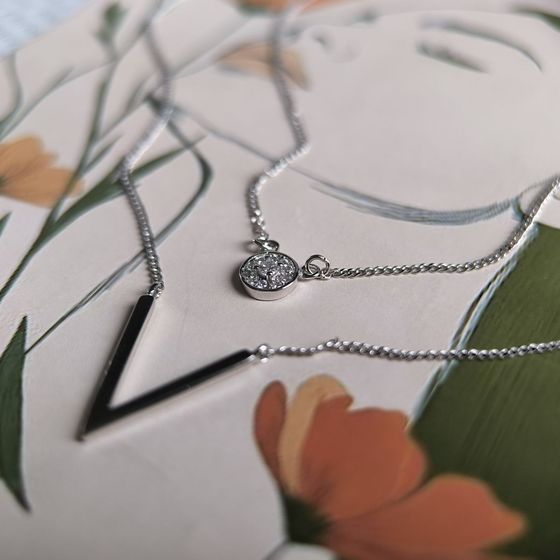 Silver necklace with phianites