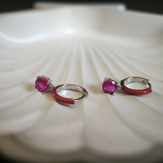 Серебряные серьги с фианитами, емаллю