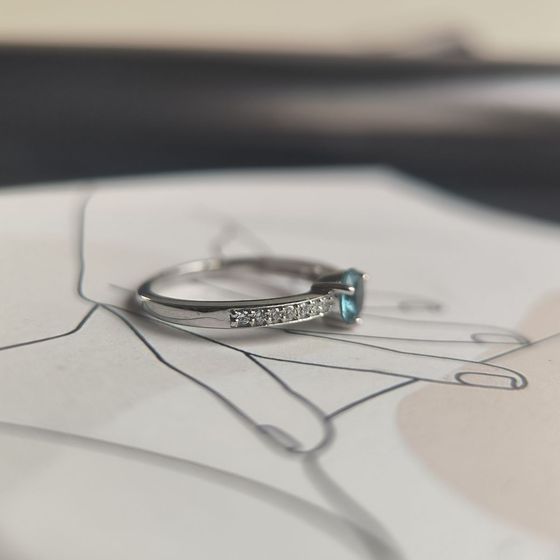 Серебряное кольцо с топазом Лондон Блю 0.556ct