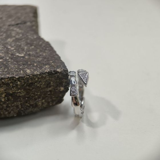 Серебряное кольцо с фианитами