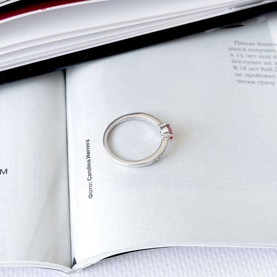 Sterling silver ring with 0.891ct ruby, fianites