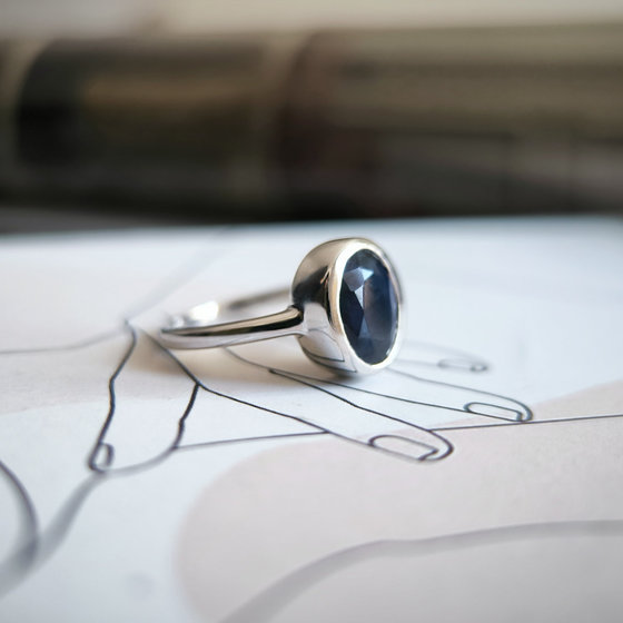 Серебряное кольцо с сапфиром 2.963ct