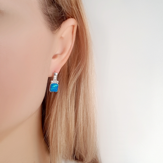 Серебряные серьги с опалом Серебряные серьги с опалом