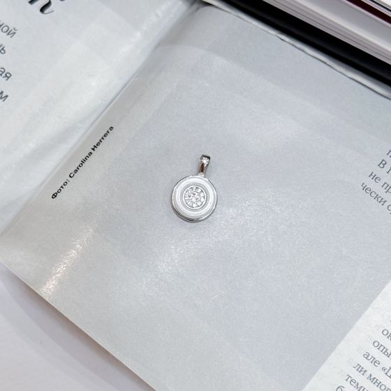 Silver pendant with ceramics