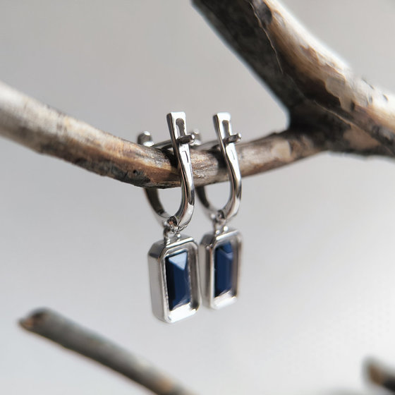 Серебряные серьги с сапфиром nano 3.65ct