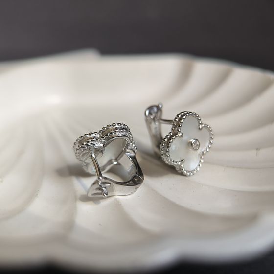 Серебряные серьги с перламутром, фианитами