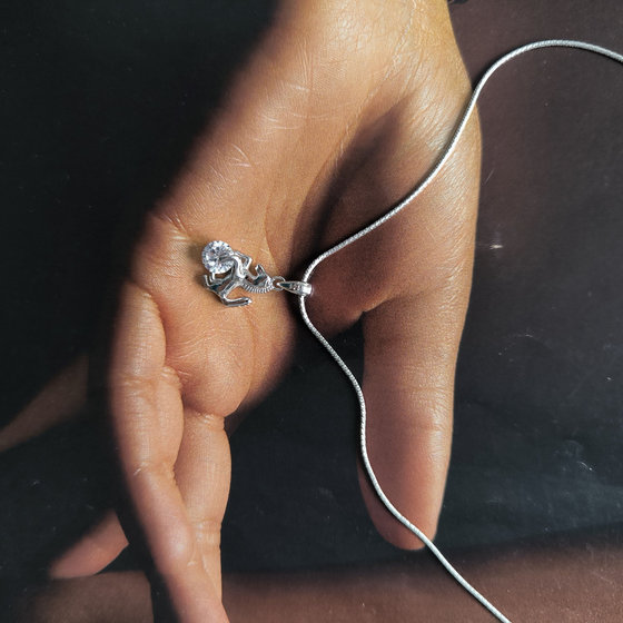 Серебряная подвеска с фианитами