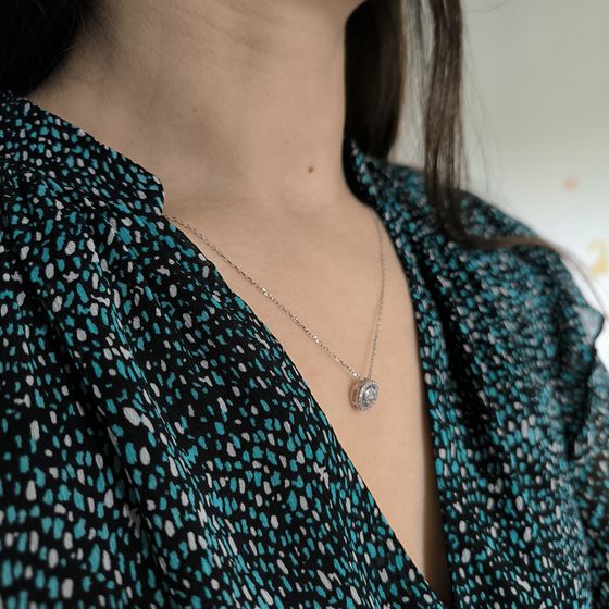 Серебряное колье с фианитами