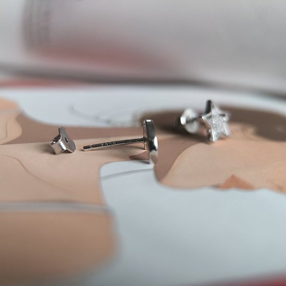 Серебряные серьги с фианитами